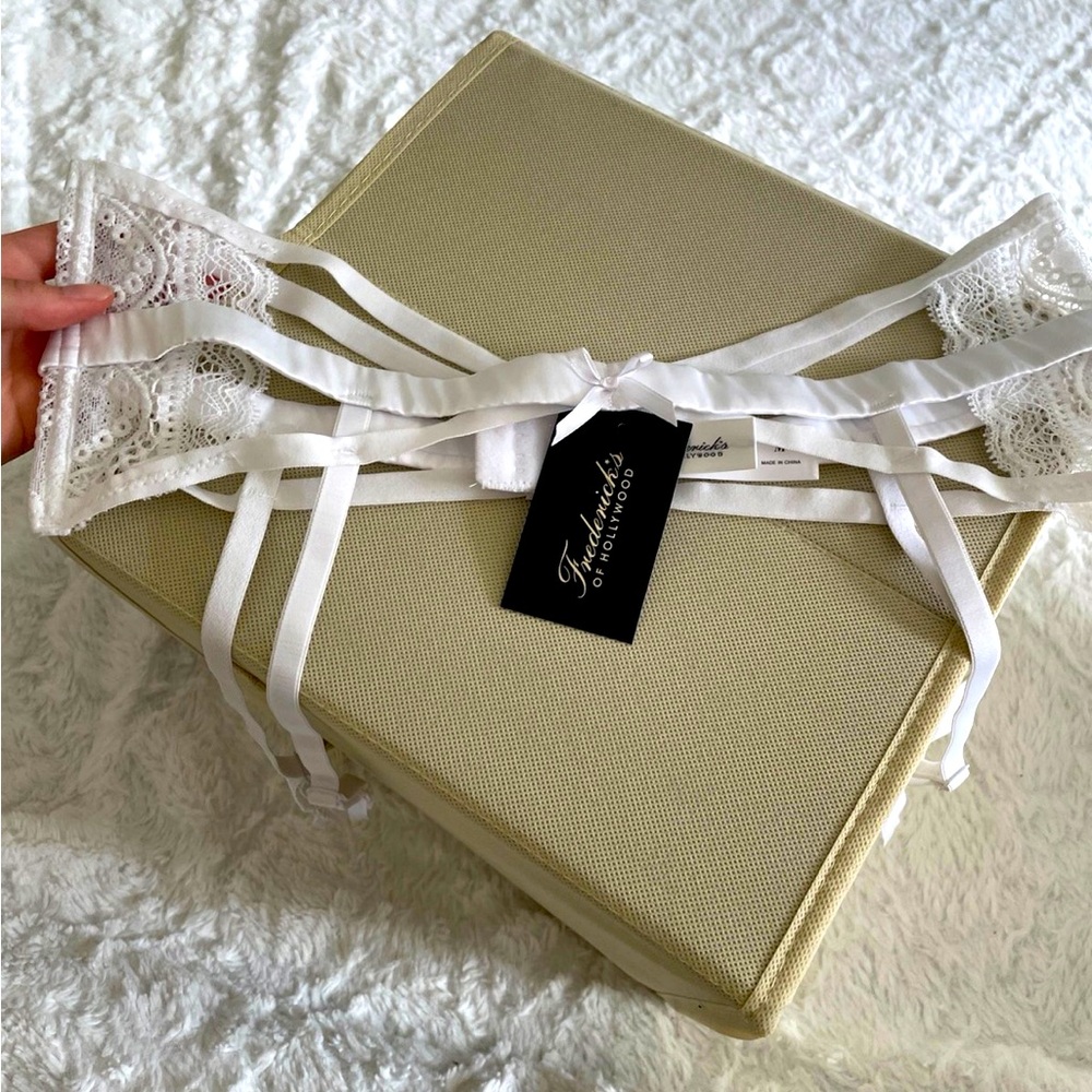 NWT White Garter Belt Fredericks of Hollywood lingerie